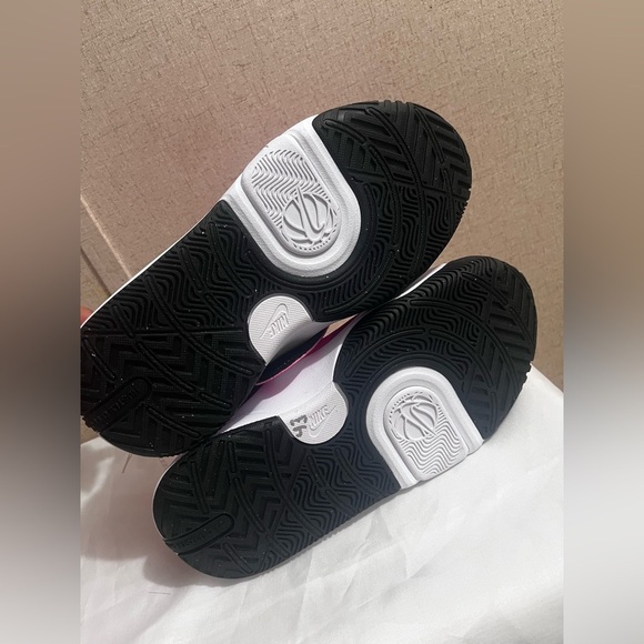 Nike Kids Fuchsia and Black Sneakers - Picture 6 of 8